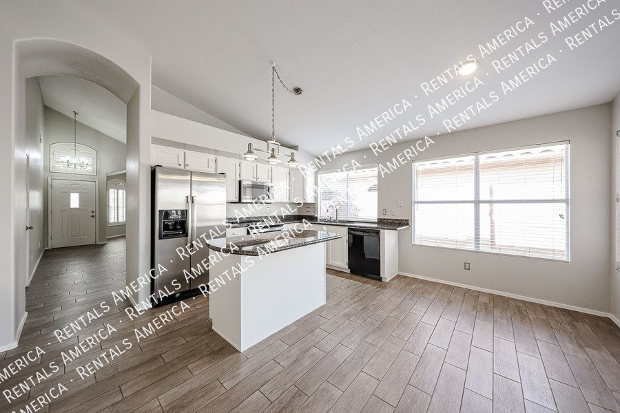 Beautiful 3/2 Home in Gilbert w/Upgrades ~ Move in Ready NOW property image