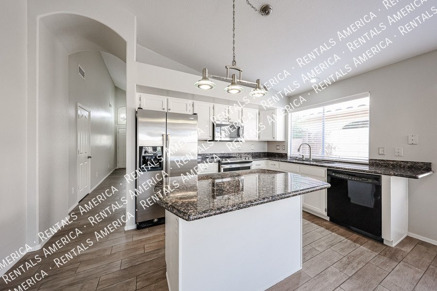 Beautiful 3/2 Home in Gilbert w/Upgrades ~ Move in Ready NOW property image