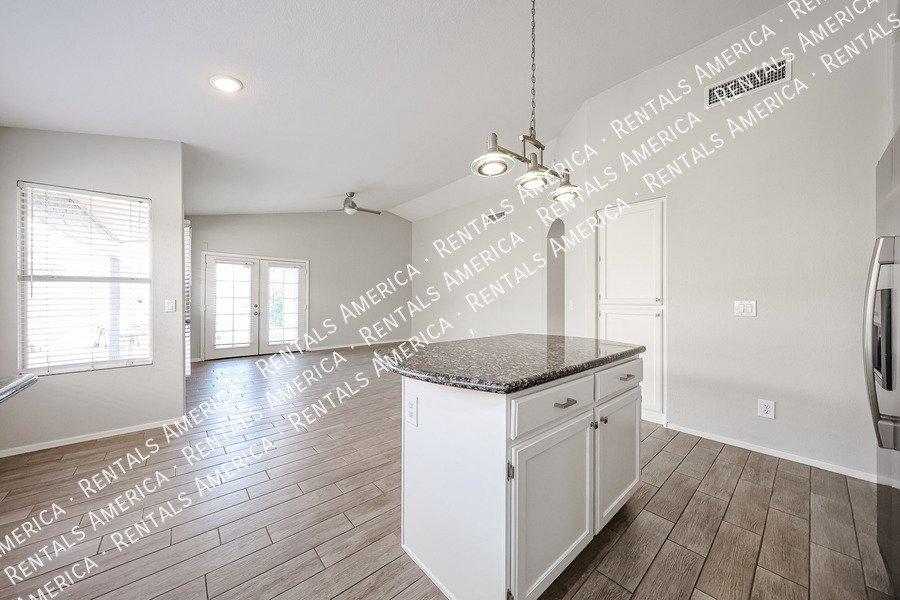 Beautiful 3/2 Home in Gilbert w/Upgrades ~ Move in Ready NOW property image