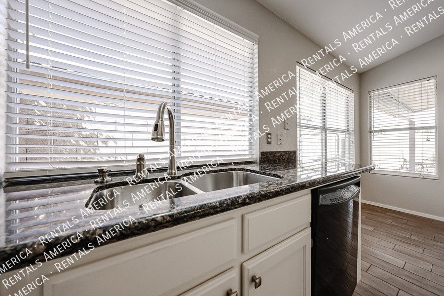 Beautiful 3/2 Home in Gilbert w/Upgrades ~ Move in Ready NOW property image