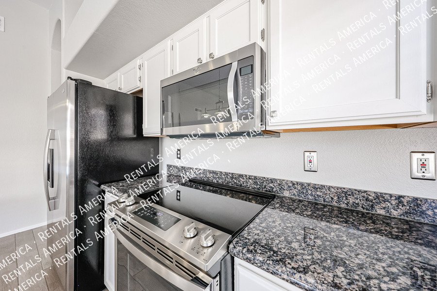 Beautiful 3/2 Home in Gilbert w/Upgrades ~ Move in Ready NOW property image