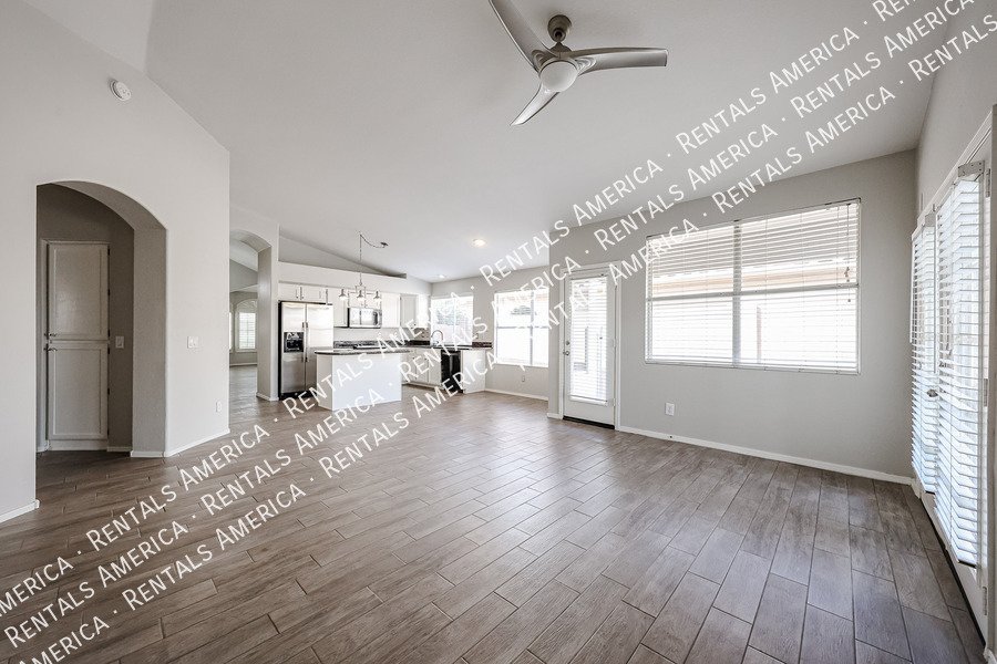 Beautiful 3/2 Home in Gilbert w/Upgrades ~ Move in Ready NOW property image