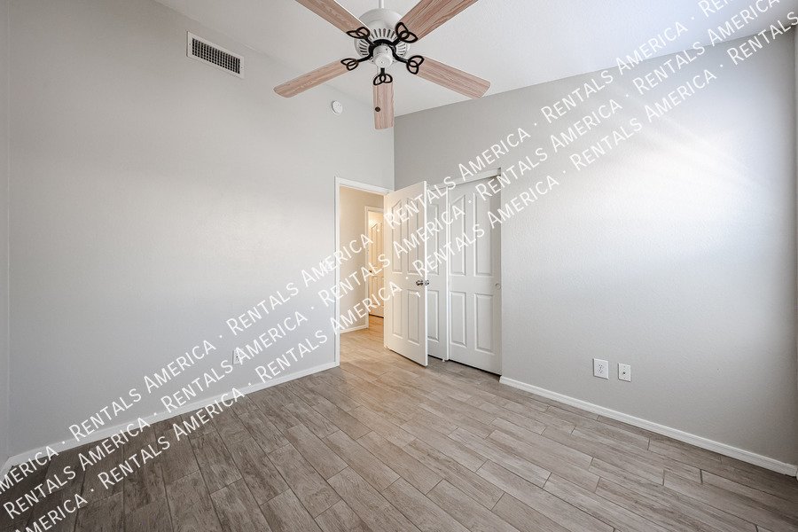 Beautiful 3/2 Home in Gilbert w/Upgrades ~ Move in Ready NOW property image