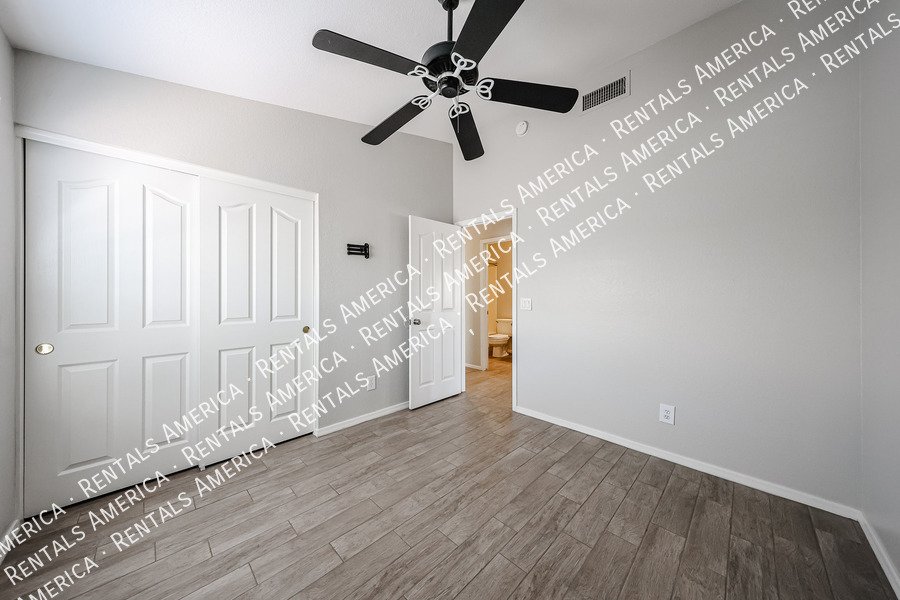 Beautiful 3/2 Home in Gilbert w/Upgrades ~ Move in Ready NOW property image