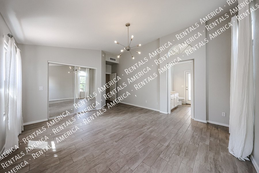 Beautiful 3/2 Home in Gilbert w/Upgrades ~ Move in Ready NOW property image