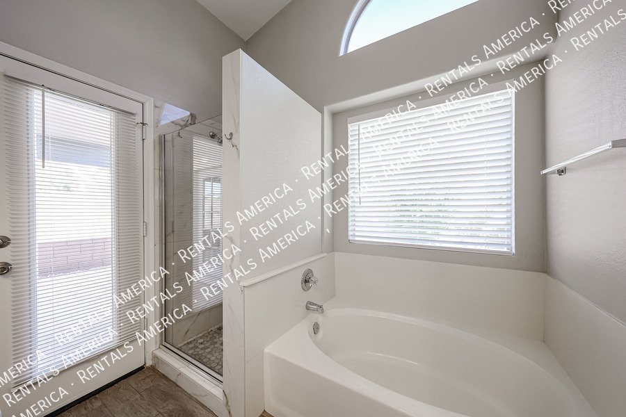 Beautiful 3/2 Home in Gilbert w/Upgrades ~ Move in Ready NOW property image