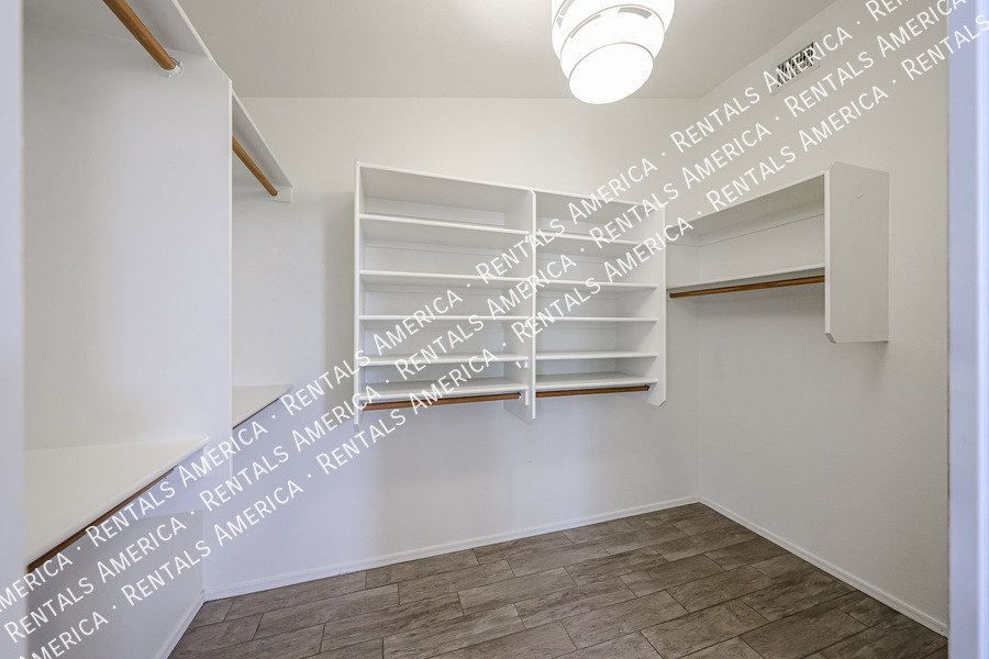 Beautiful 3/2 Home in Gilbert w/Upgrades ~ Move in Ready NOW property image