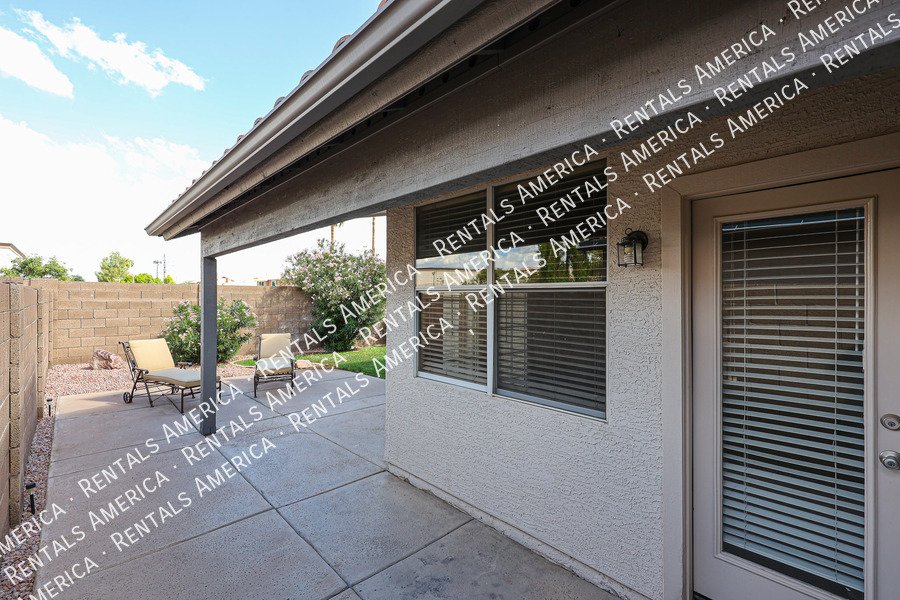 Beautiful 3/2 Home in Gilbert w/Upgrades ~ Move in Ready NOW property image