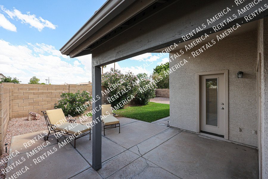 Beautiful 3/2 Home in Gilbert w/Upgrades ~ Move in Ready NOW property image