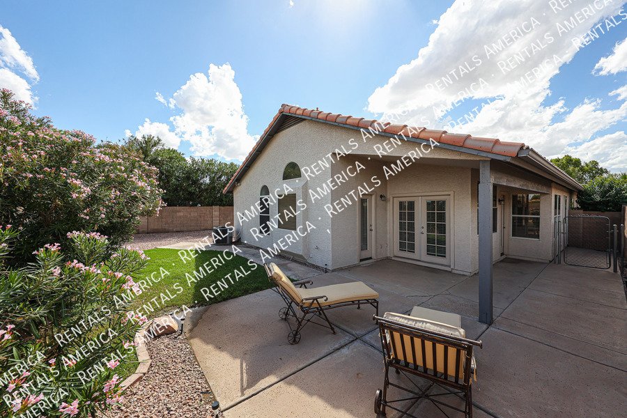 Beautiful 3/2 Home in Gilbert w/Upgrades ~ Move in Ready NOW property image