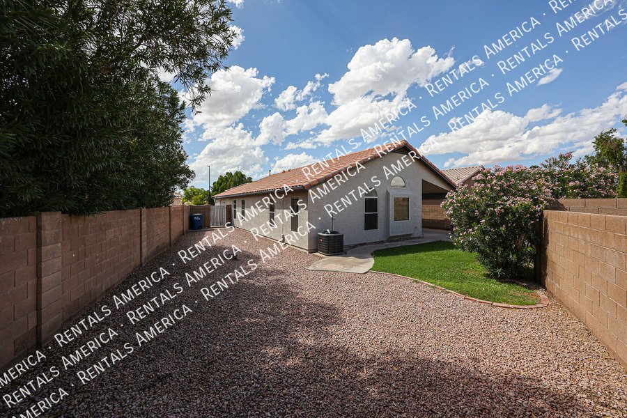 Beautiful 3/2 Home in Gilbert w/Upgrades ~ Move in Ready NOW property image