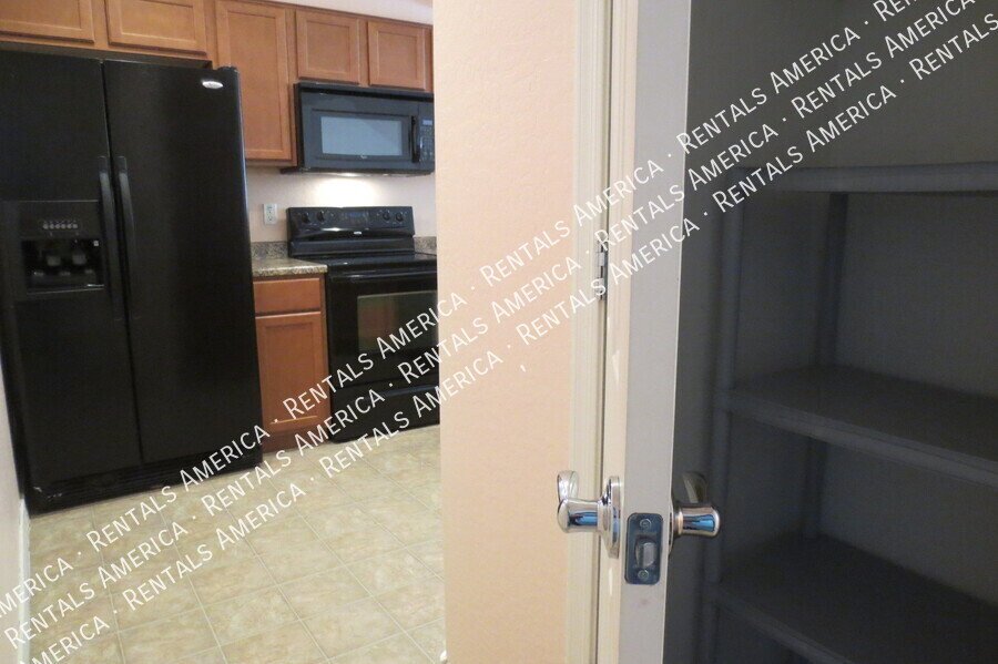 Gated Poolside Townhouse! property image