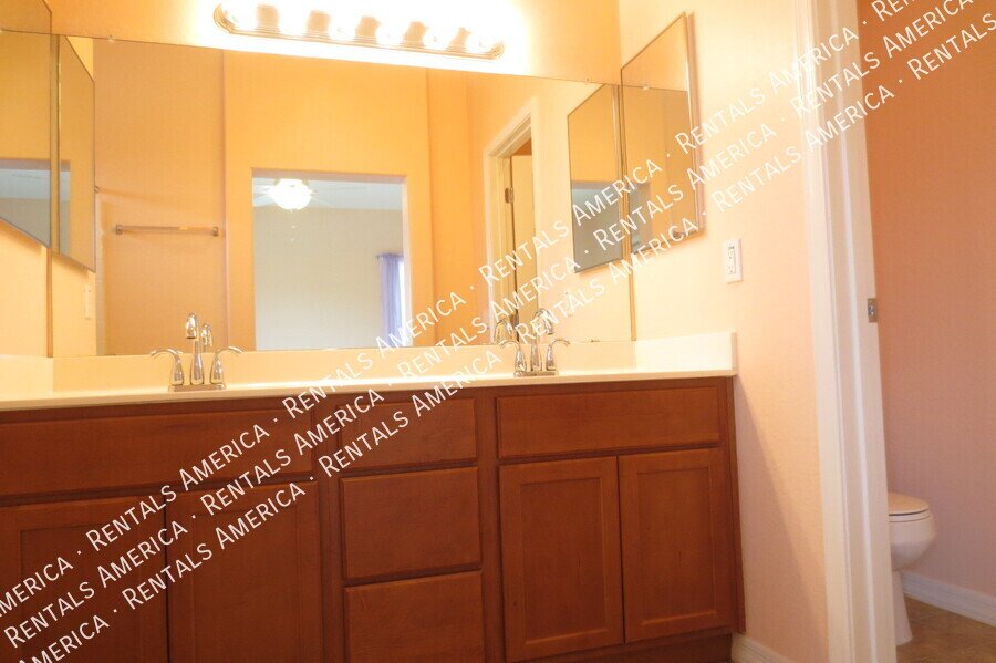 Gated Poolside Townhouse! property image