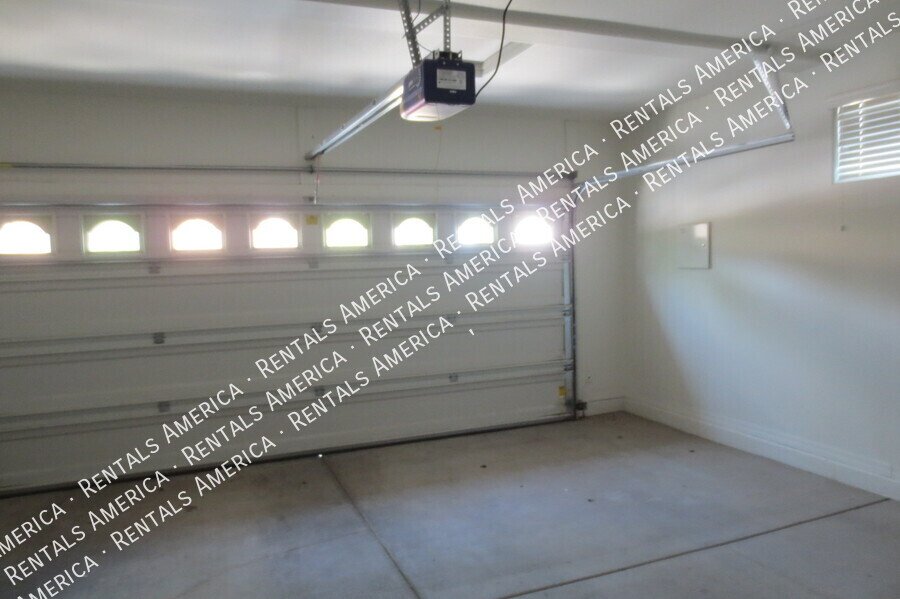 Gated Poolside Townhouse! property image