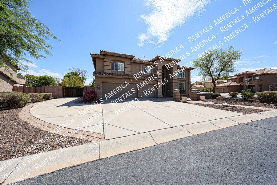 Amazing corner lot! property image