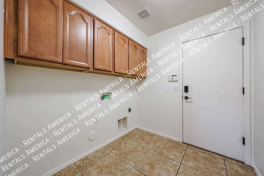 Amazing corner lot! property image