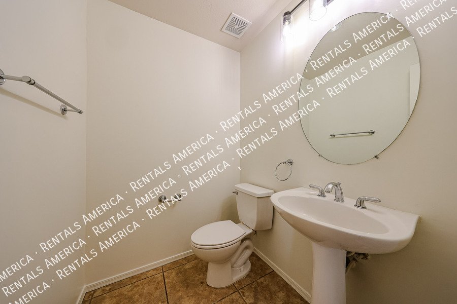 Amazing corner lot! property image