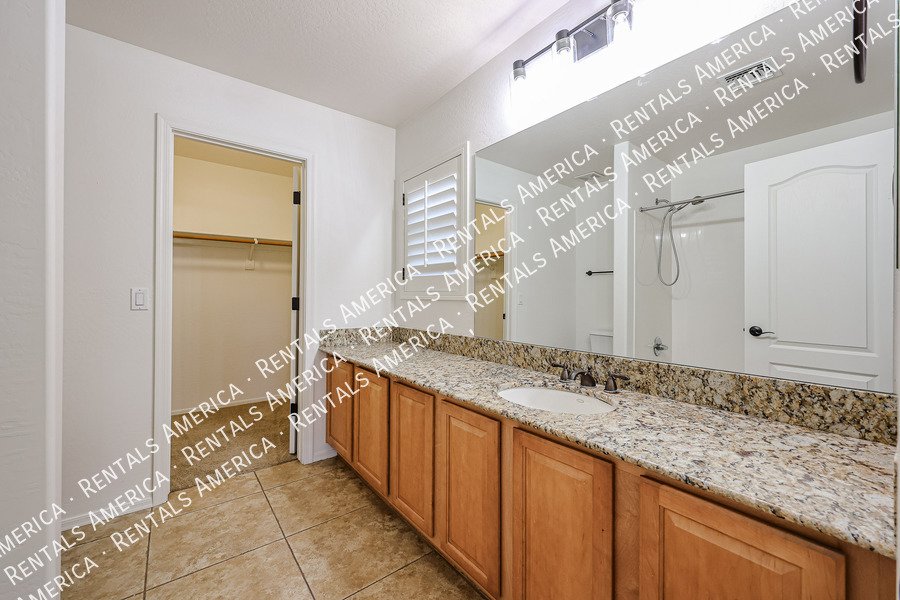 Amazing corner lot! property image