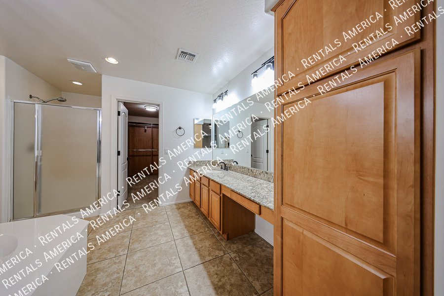 Amazing corner lot! property image