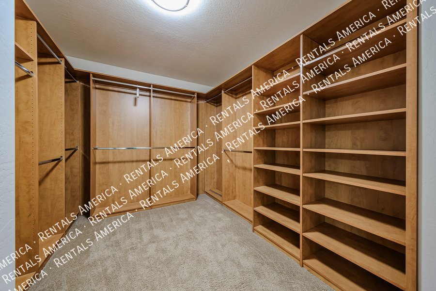 Amazing corner lot! property image