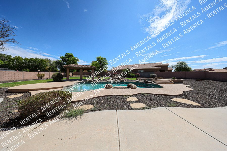 Amazing corner lot! property image