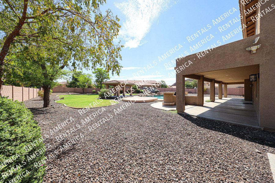 Amazing corner lot! property image