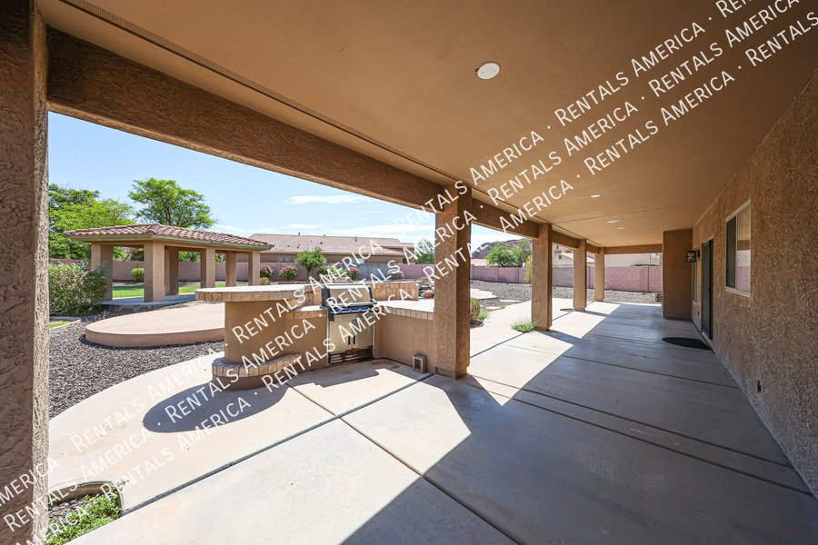 Amazing corner lot! property image