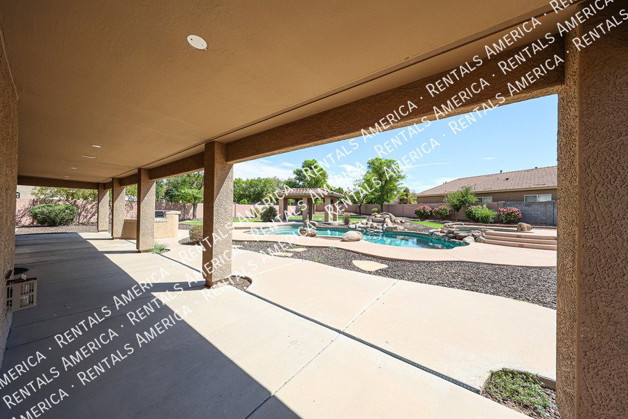 Amazing corner lot! property image