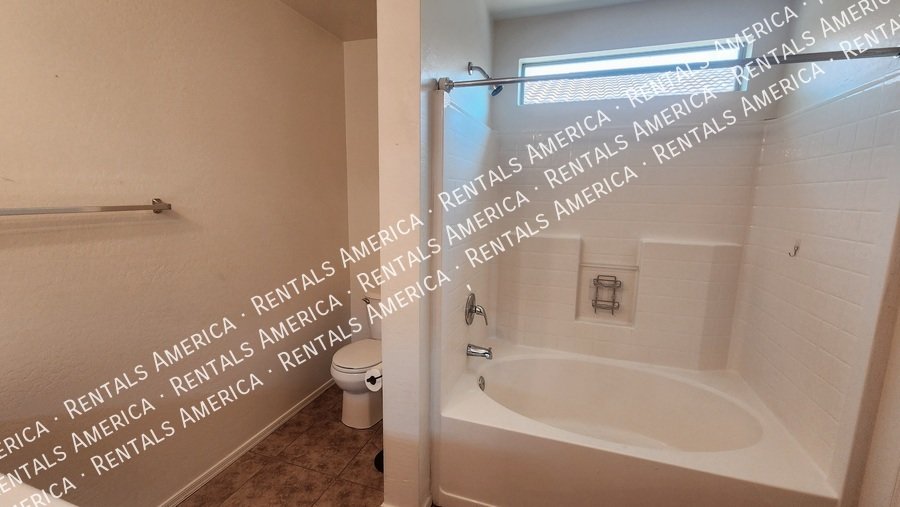 MOVE IN SPECIAL property image