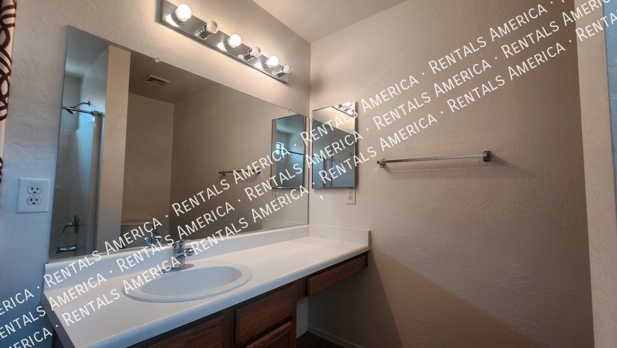 MOVE IN SPECIAL property image