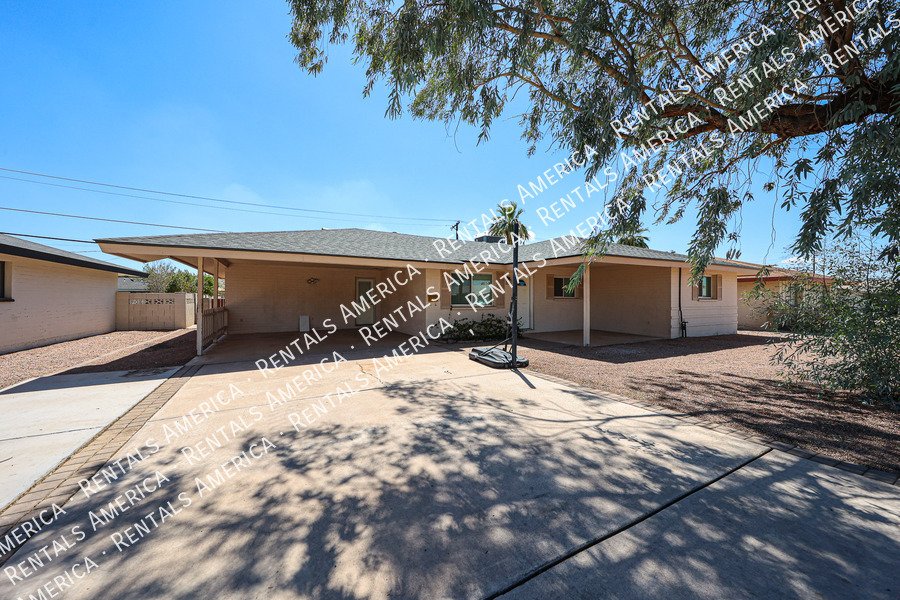 MI SPECIAL! RENOVATED 5BD 2BA Home in Tempe! Walking Distance to ASU! property image