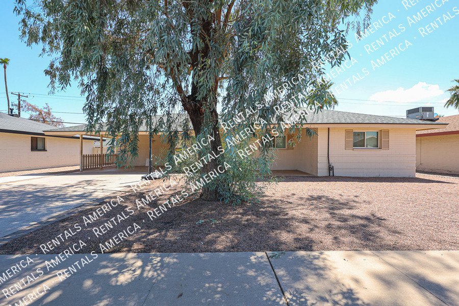 MI SPECIAL! RENOVATED 5BD 2BA Home in Tempe! Walking Distance to ASU! property image