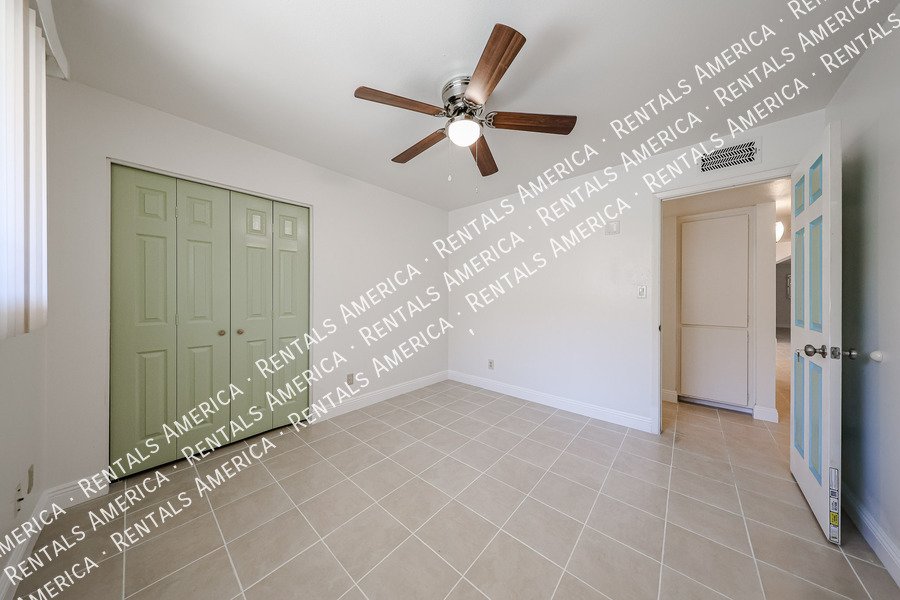 MI SPECIAL! RENOVATED 5BD 2BA Home in Tempe! Walking Distance to ASU! property image