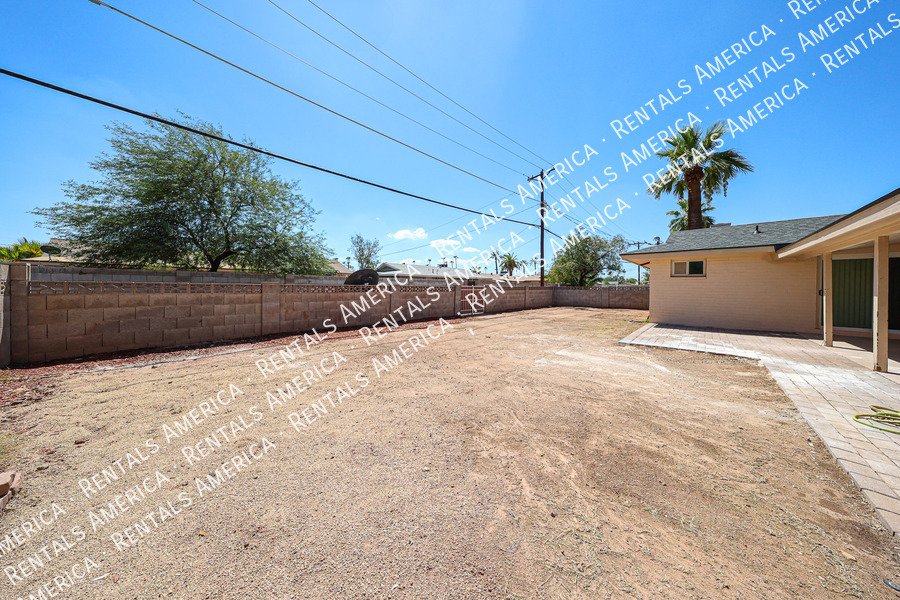 MI SPECIAL! RENOVATED 5BD 2BA Home in Tempe! Walking Distance to ASU! property image