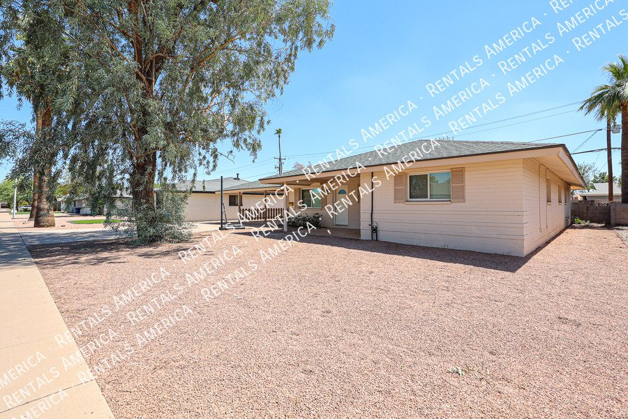 MI SPECIAL! RENOVATED 5BD 2BA Home in Tempe! Walking Distance to ASU! property image