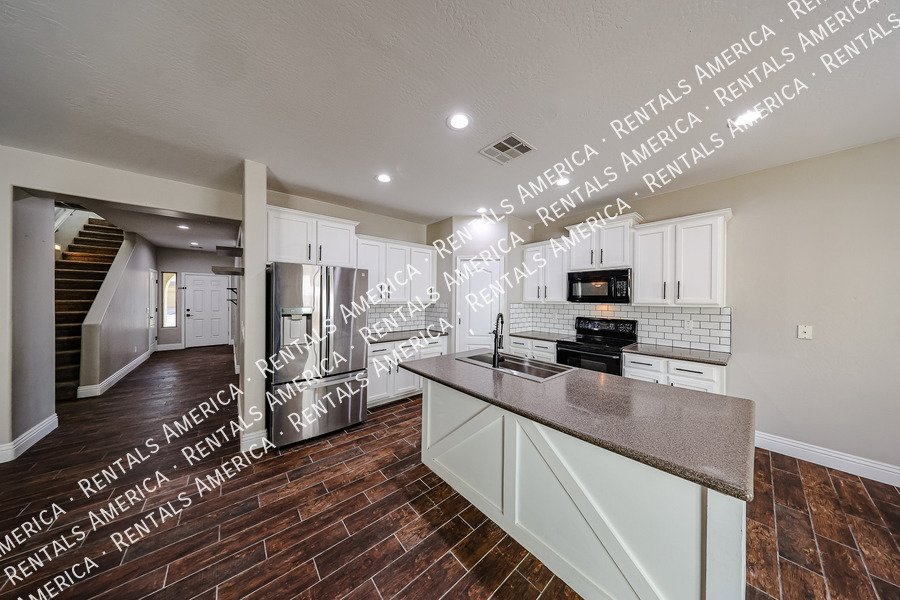 Great home in gated community! property image