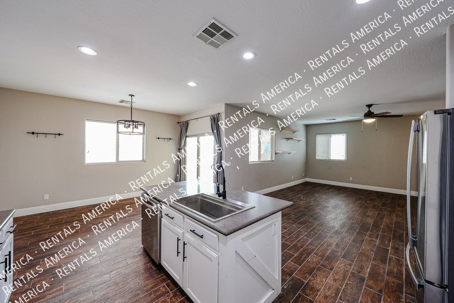 Great home in gated community! property image