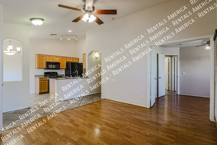 Beautiful Single Level 3BD/2BA Plus Den In Goodyear! property image