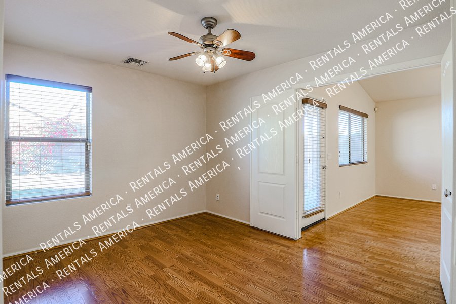 Beautiful Single Level 3BD/2BA Plus Den In Goodyear! property image