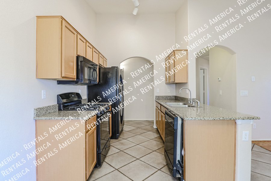 Beautiful Single Level 3BD/2BA Plus Den In Goodyear! property image