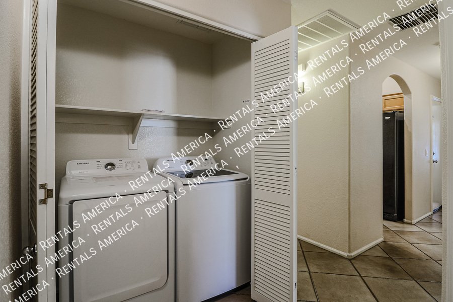 Beautiful Single Level 3BD/2BA Plus Den In Goodyear! property image