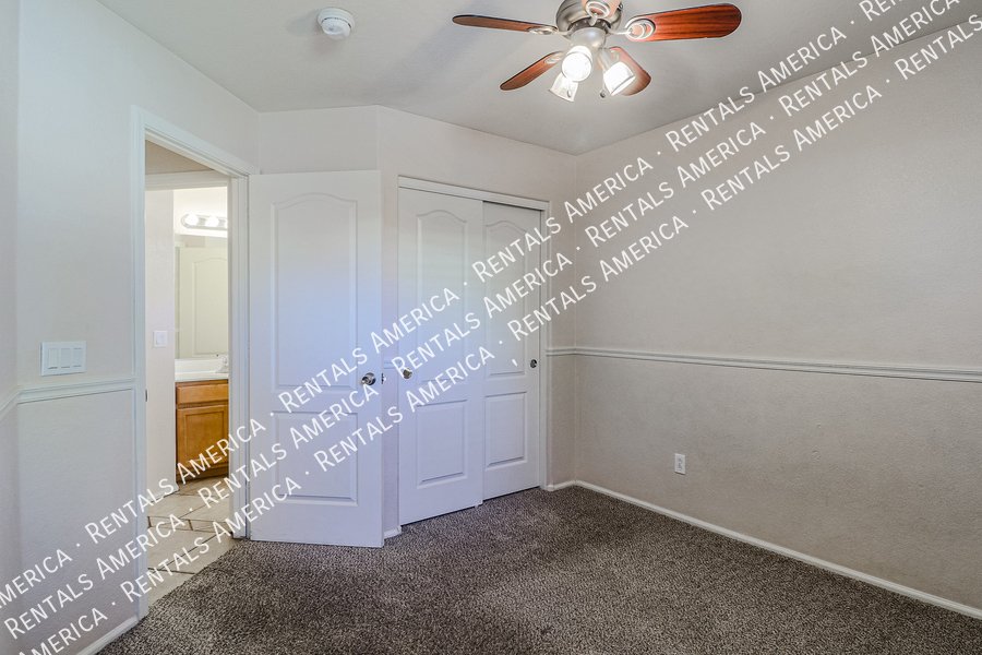 Beautiful Single Level 3BD/2BA Plus Den In Goodyear! property image