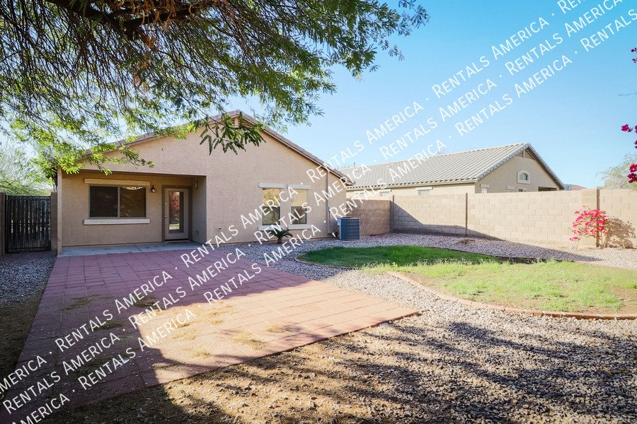 Beautiful Single Level 3BD/2BA Plus Den In Goodyear! property image