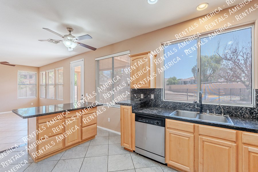 3 Bedroom with a pool! property image