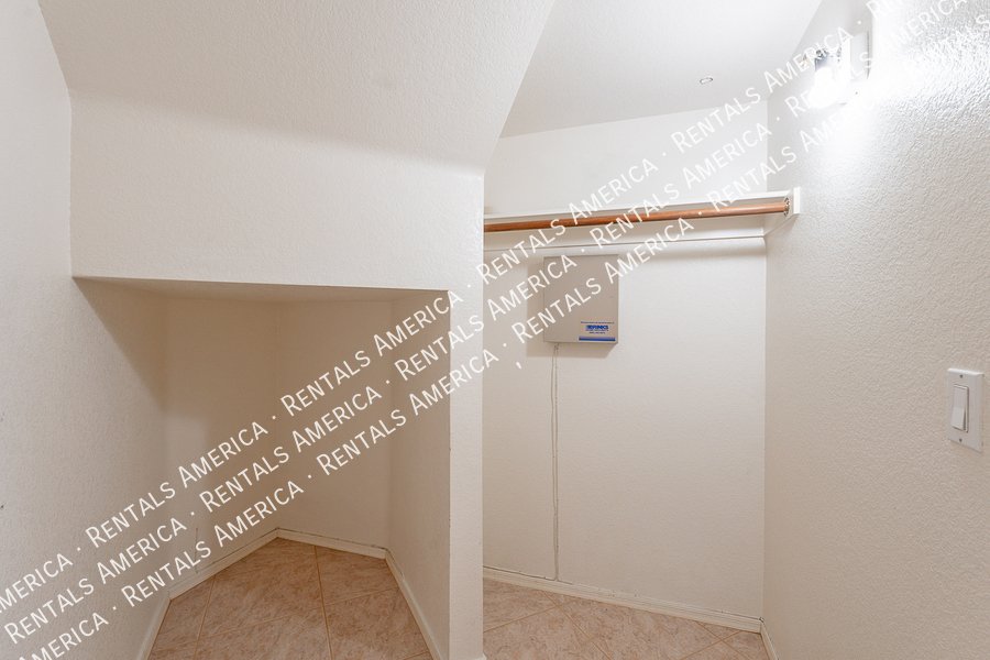 3 Bedroom with a pool! property image