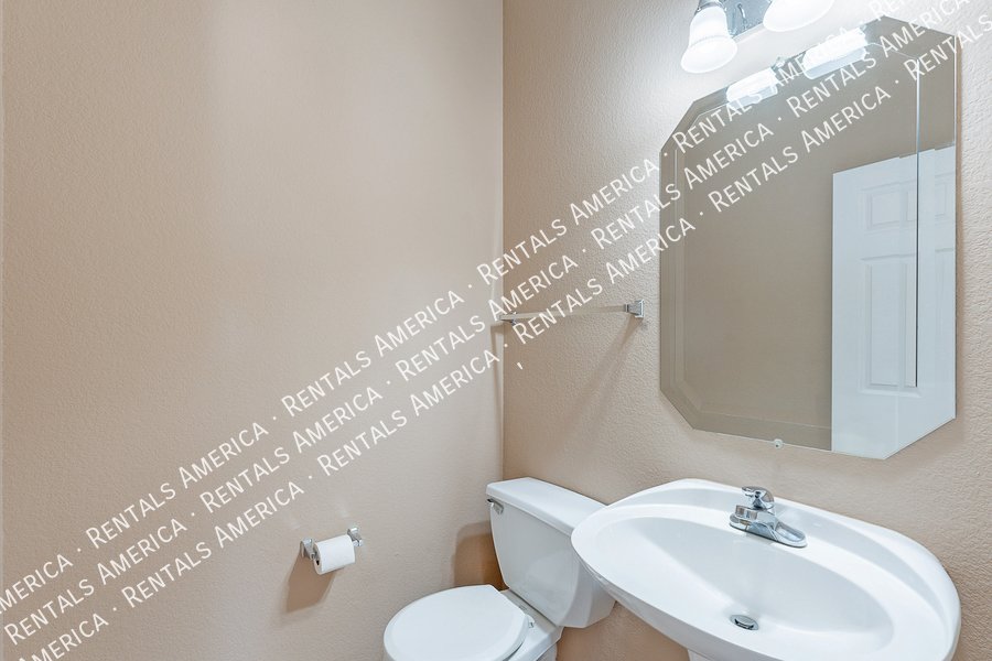 3 Bedroom with a pool! property image