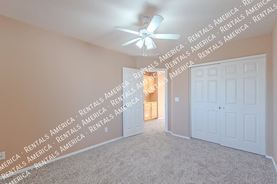 3 Bedroom with a pool! property image