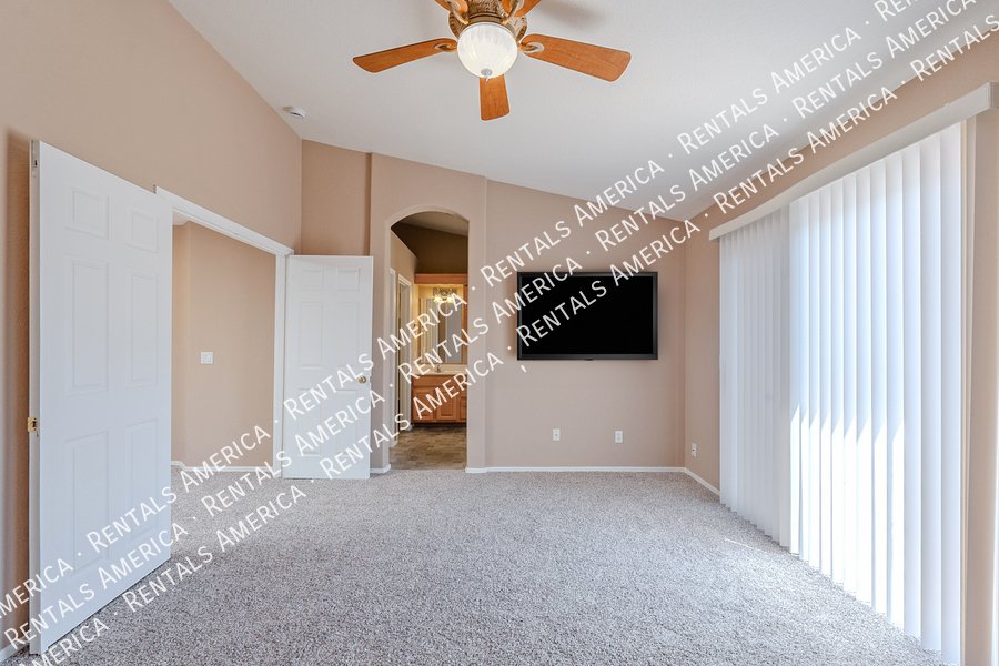 3 Bedroom with a pool! property image