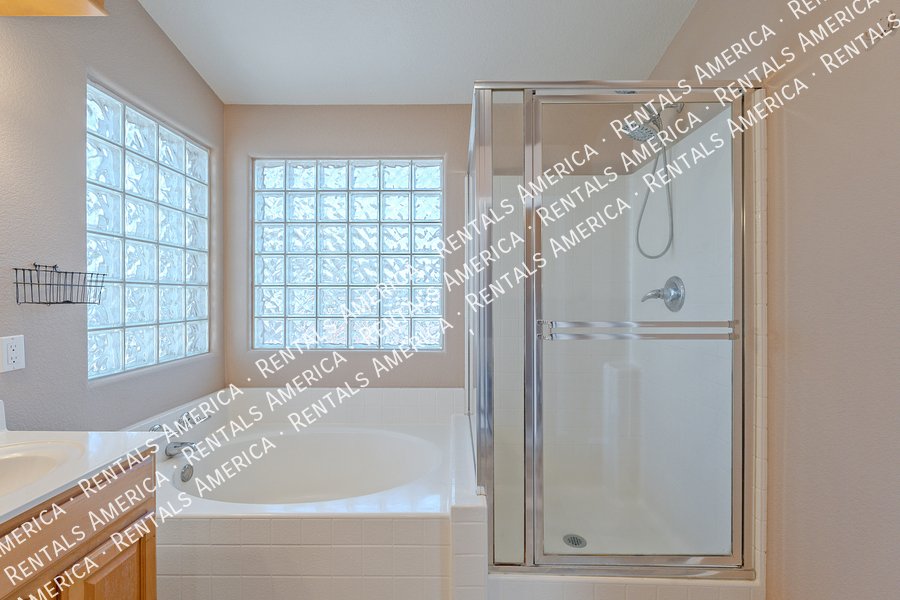 3 Bedroom with a pool! property image