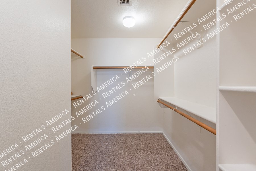 3 Bedroom with a pool! property image